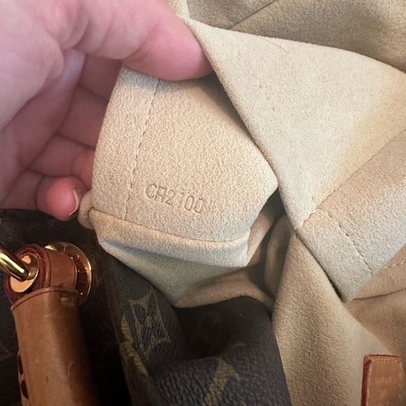 Louis Vuitton Artsy MM handbag - Picture 9 of 9